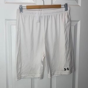 White under armour training shorts